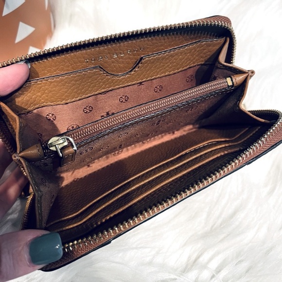 Tory Burch T wallet - Picture 9 of 12